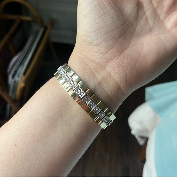 bulova women’s gold wrist watch - Picture 4 of 5